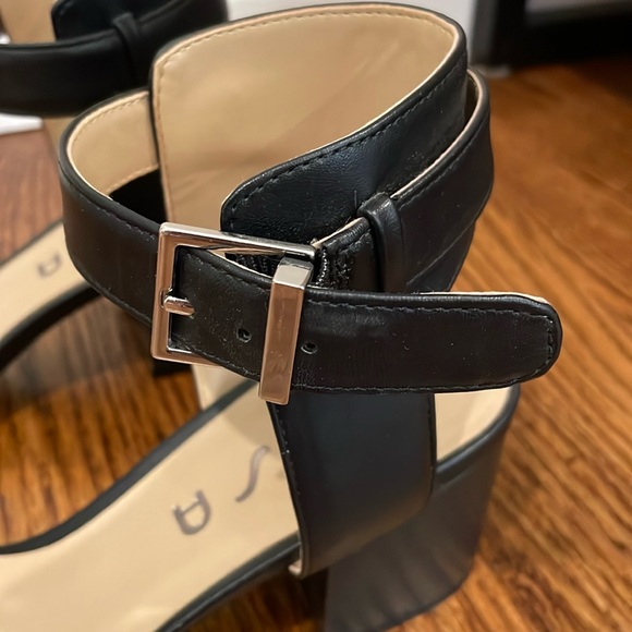 Block Heels - Picture 7 of 12